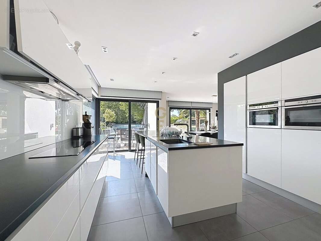 Maison 255 m² à Santes  - photo 5