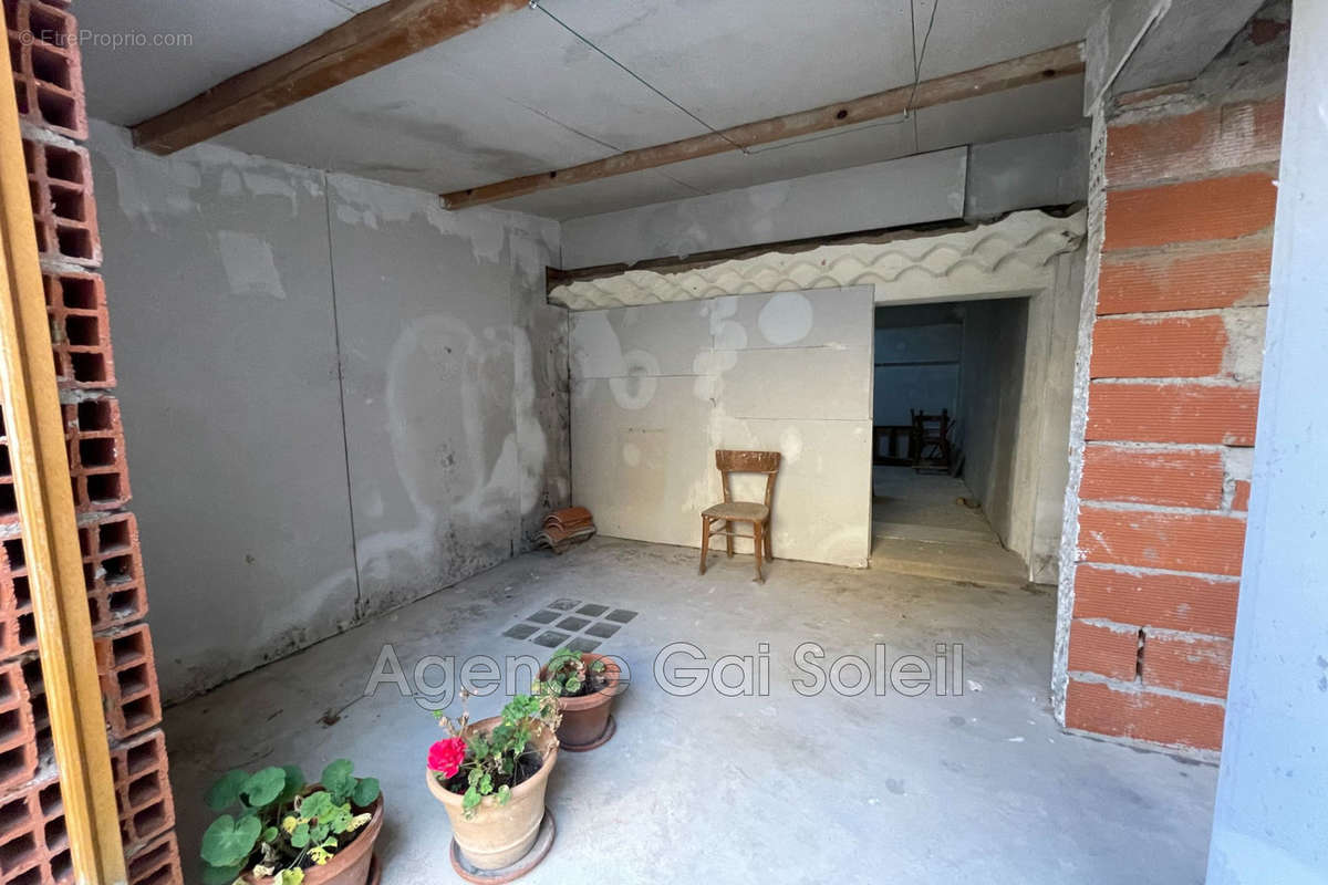 Maison à NISSAN-LEZ-ENSERUNE