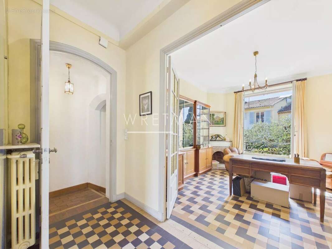 Somptueuse Maison de ville individuelle avec jardin à Rénover - Cannes Montfleury - photo 5