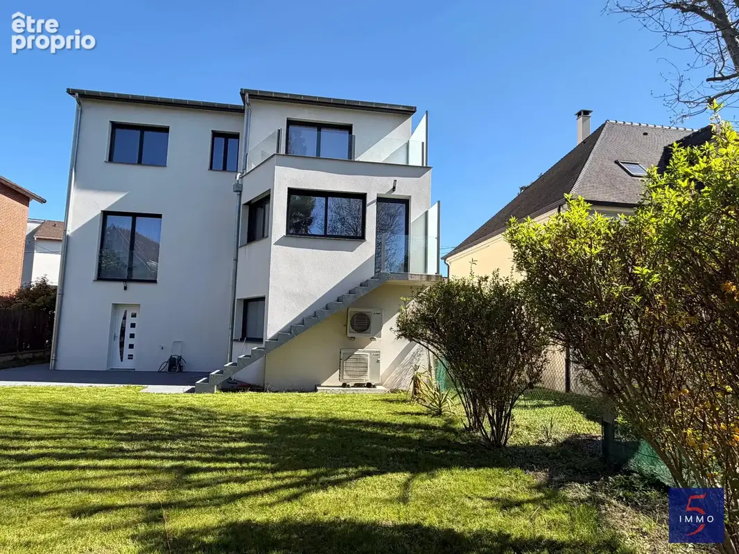 Maison d’architecte 2025 – 5 chambres – Volumes et prestations de qualité - photo 17