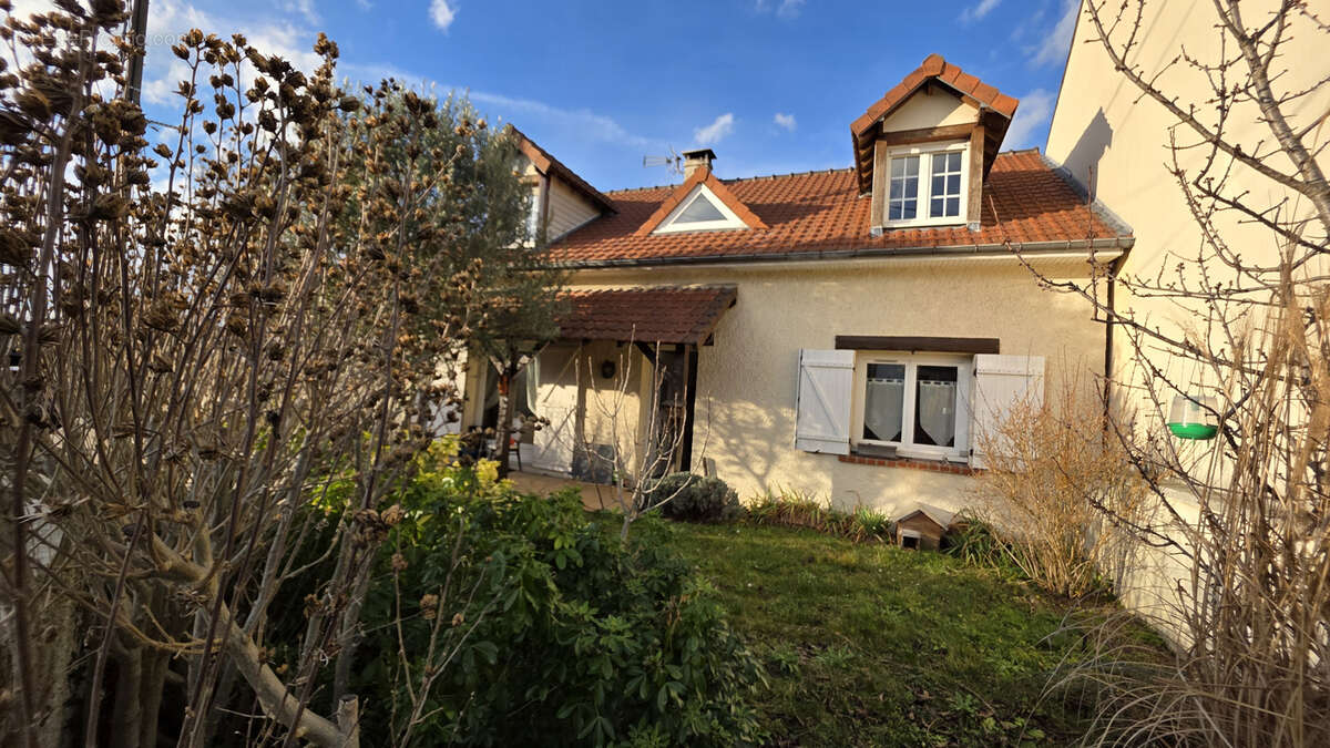 Maison à TREMBLAY-EN-FRANCE