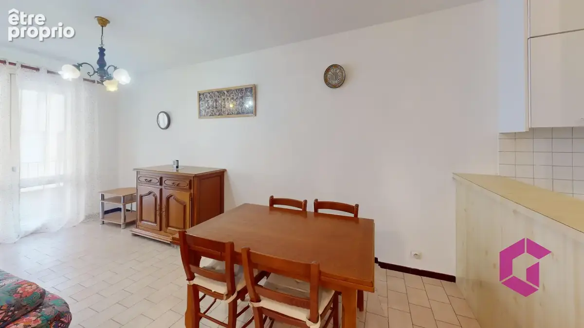 EXCLUSIVITÉ   PLEIN CENTRE, PLACE MICHELET, T2 au 2ème étage avec ascenseur, balcon, garage, et cave - photo 1