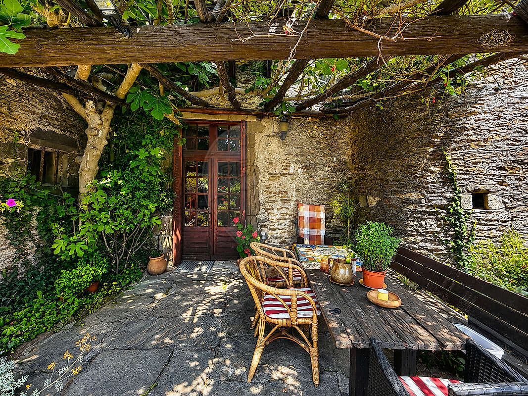 Maison à SAINT-GERMAIN-DE-CALBERTE