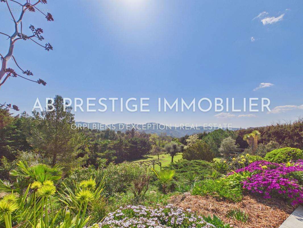 Propriété de charme - calme absolu - domaine rénové - piscine d'exception - idéal grande famille ou projets de chambres d'hôtes  - photo 9