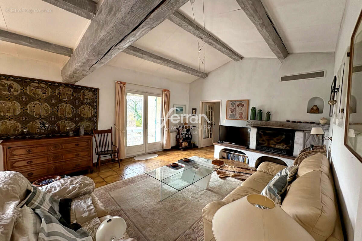 Maison à CALLAS