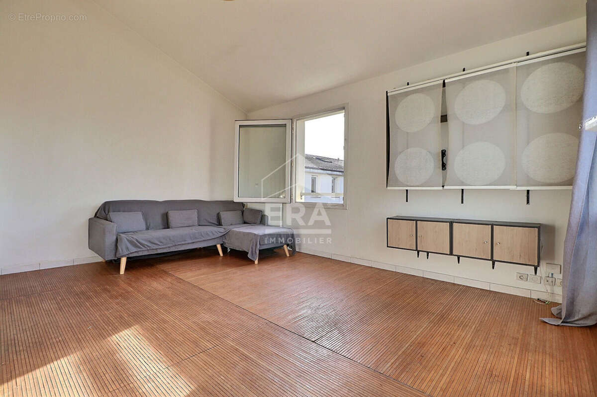 Appartement à LA COURNEUVE