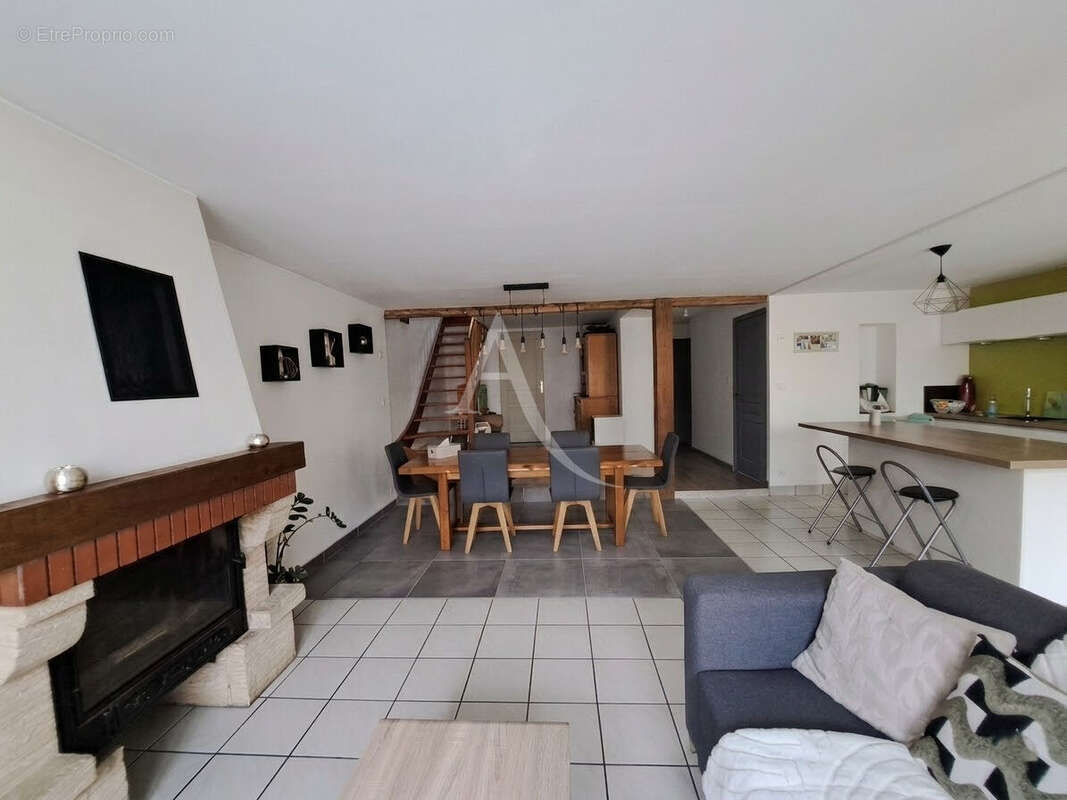 Maison à MOUCHAMPS