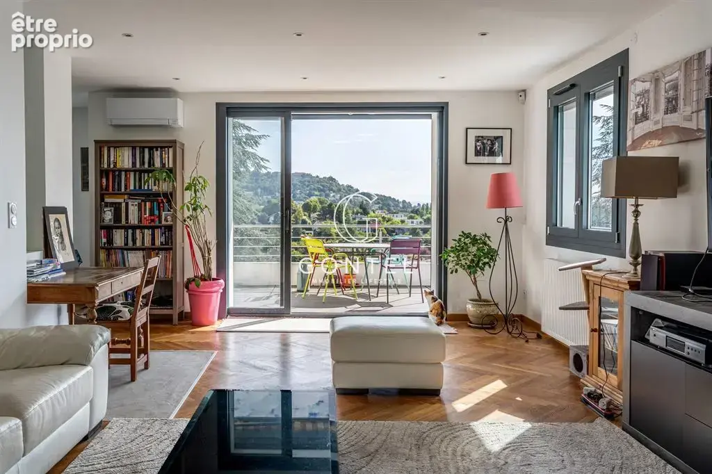 Maison à vendre à Saint-Didier-au-Mont-d’Or – 210 m², piscine, dépendance, garage et terrain de 1 579 m² - photo 7