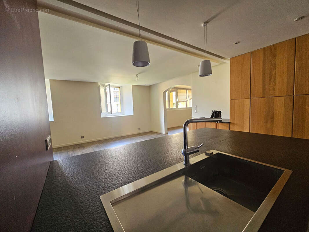 Bureaux de 146,97 m2  avec 2 places de parking à Aix En Provence cours Mirabeau - photo 9