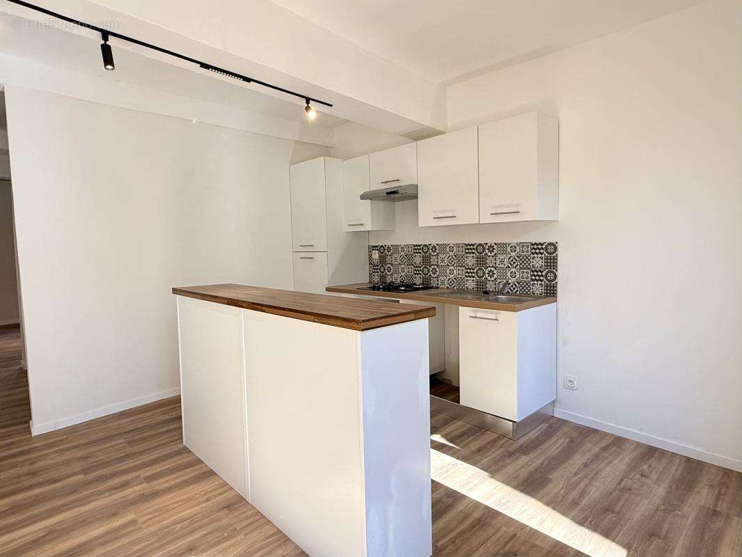 Maison de village entièrement rénovée – 145 m² – Cour privative – Garage 45 m² - photo 12