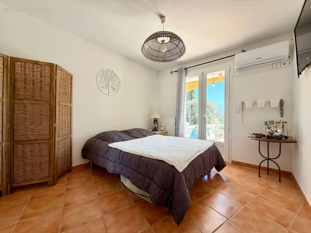 Maison à LA ROQUEBRUSSANNE