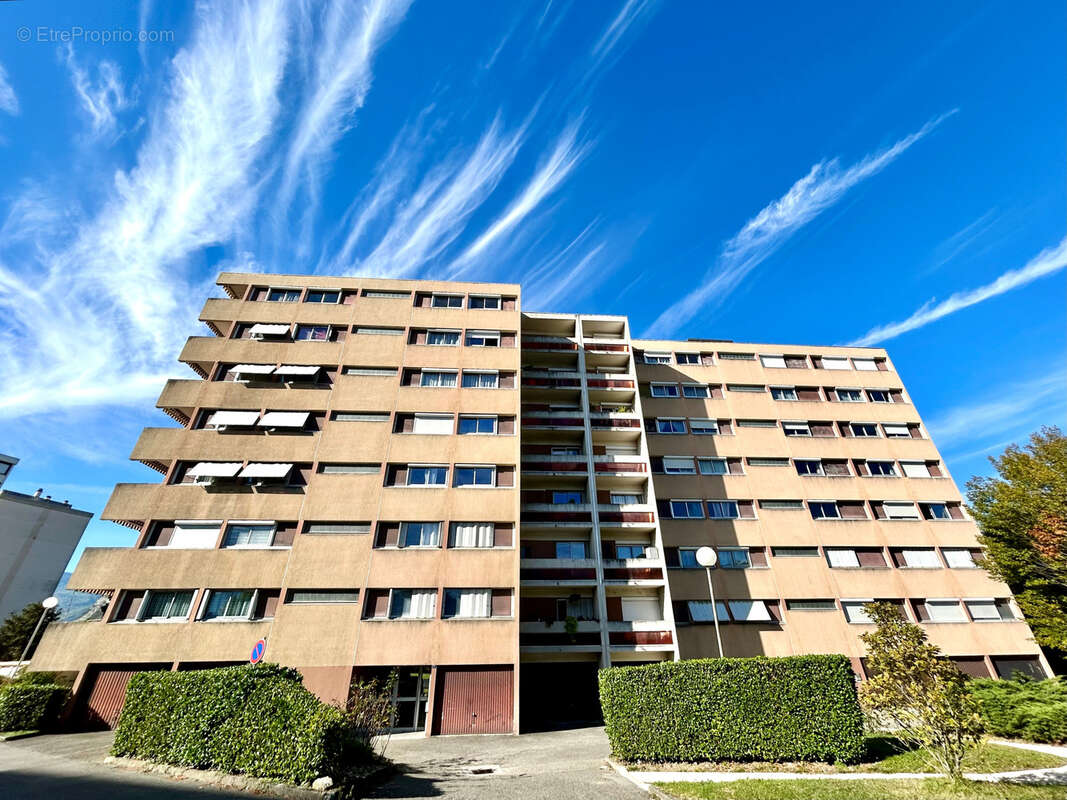 ECHIROLLES - T4 de 91m2 en dernier étage avec cave et parking - photo 6