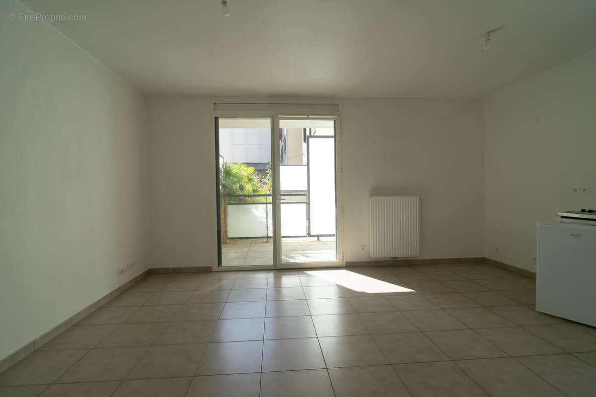 Studio avec terrasse secteur piscine. - photo 2
