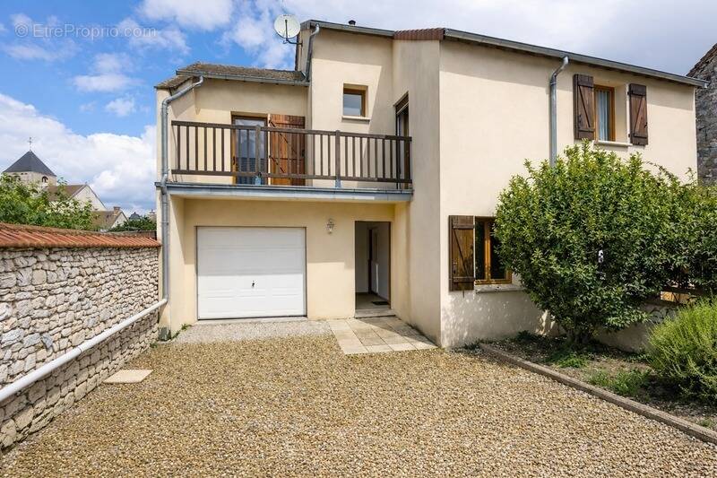 Maison à LIMETZ-VILLEZ