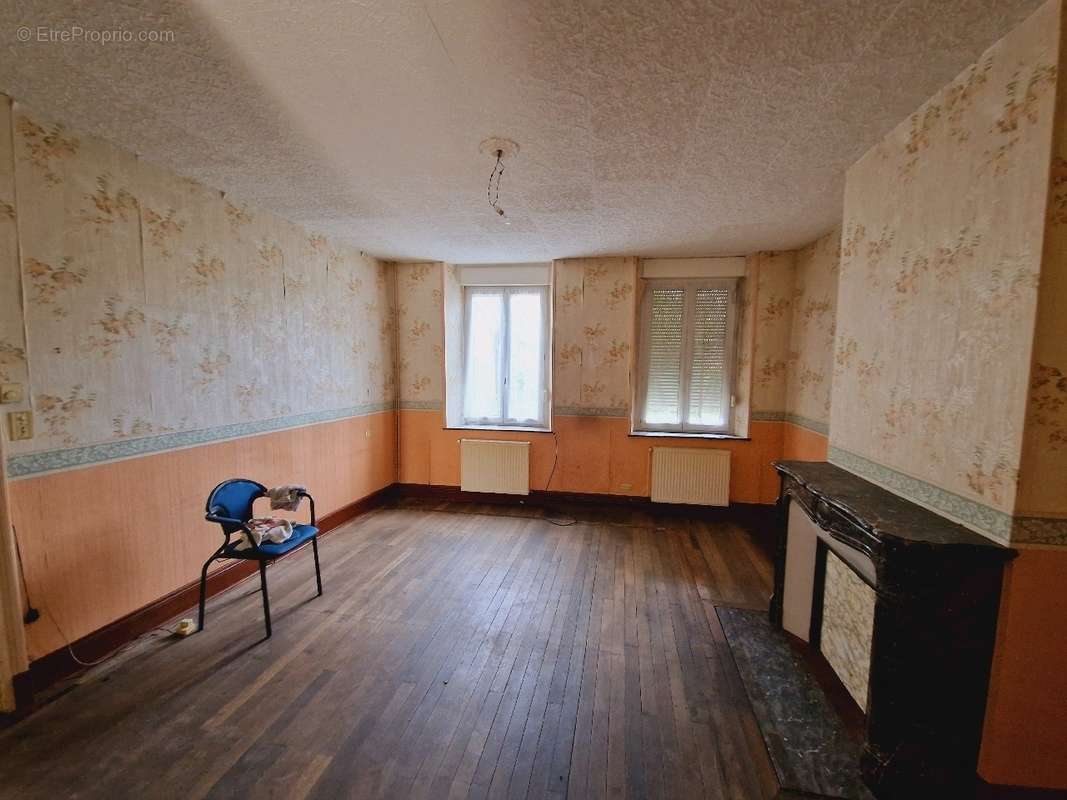 Maison à MAUBERT-FONTAINE