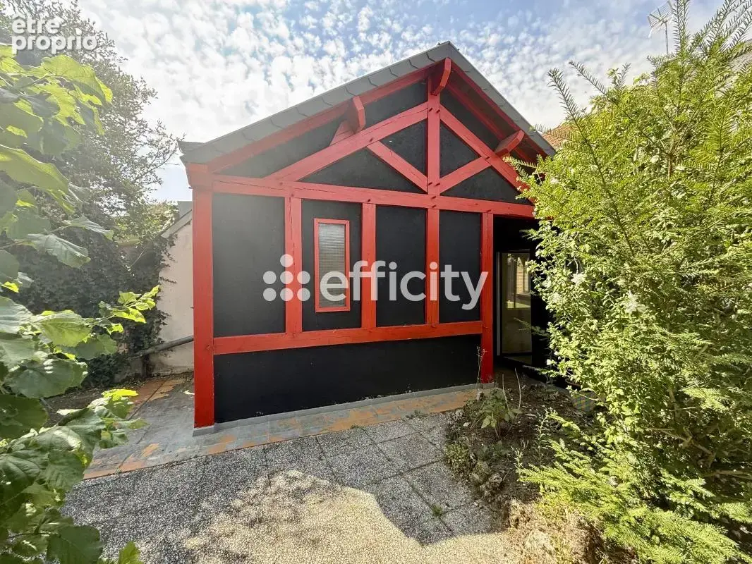 Maison 5 pièces 133 m² à vendre à Orleans (45000) - photo 2