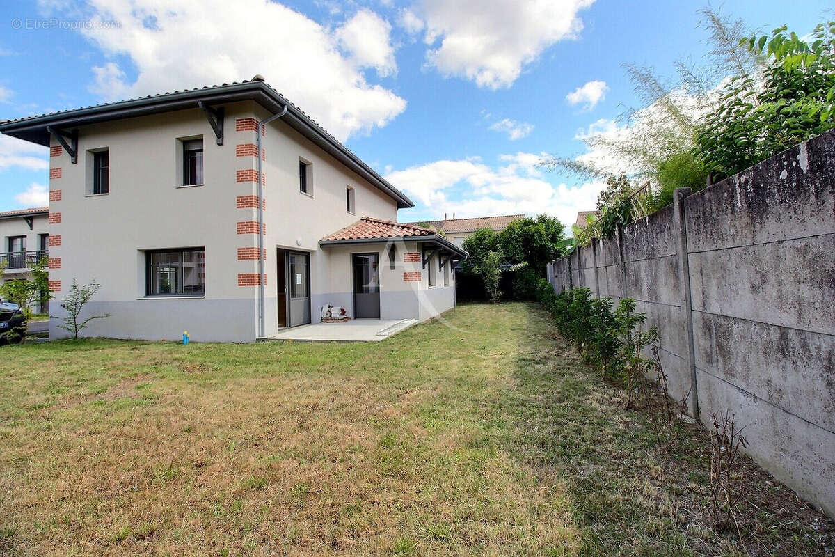 Maison à VILLENAVE-D'ORNON