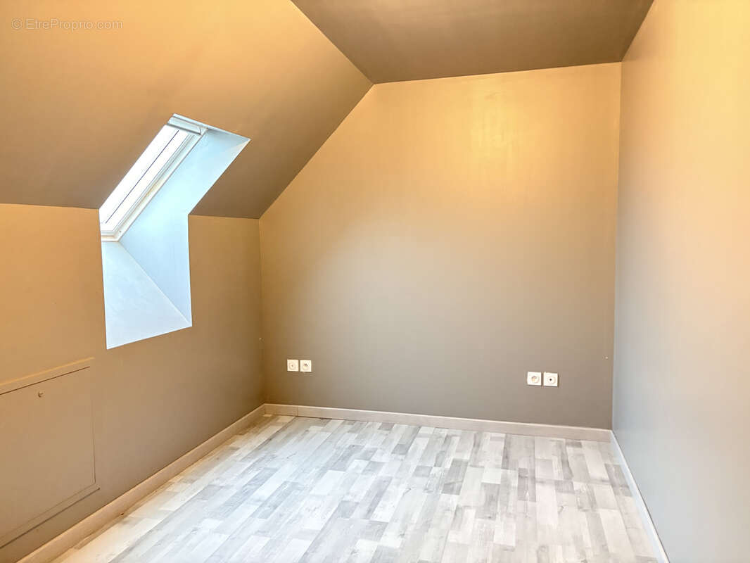 Maison à COURVILLE-SUR-EURE