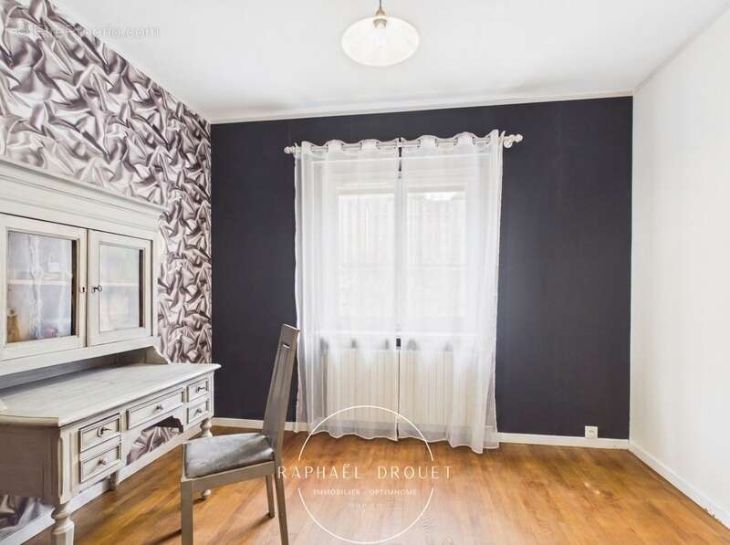 SAINT-CLAIR-DU-RHÔNE – Grande maison familiale de caractère avec 165 m² habitables - photo 11