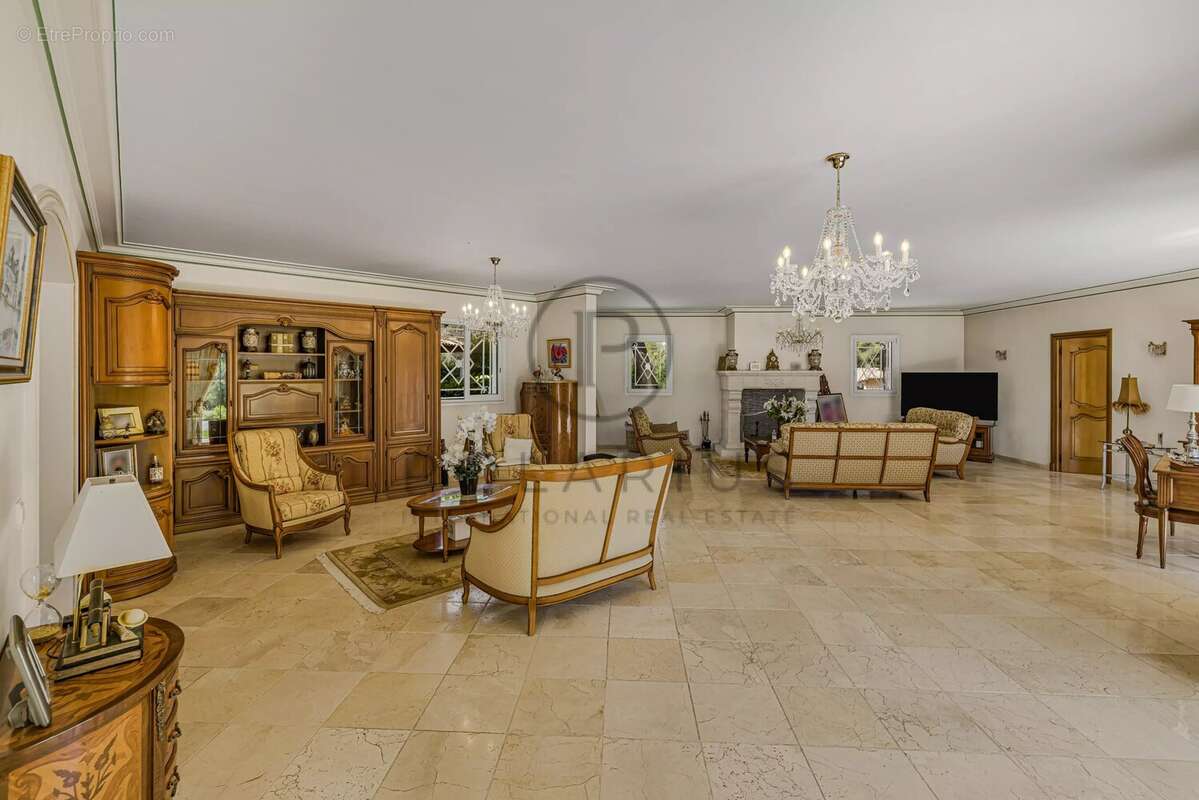 Maison à MOUGINS