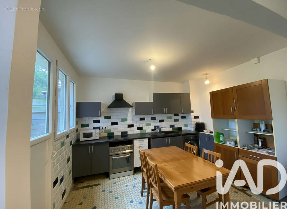 Photo 2 - Maison à LE HAILLAN