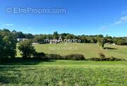 Terrain à SAINT-GERMAIN-DU-SALEMBRE