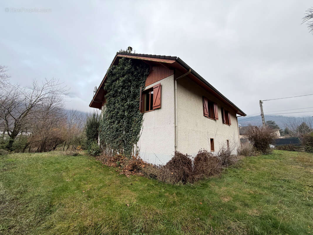 Maison à SAINT-ETIENNE-DE-CUINES