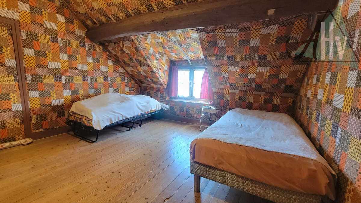 Maison ancienne pleine de charme - 104 m2 - Terrain clos de 515 m2 - 124 200 € - photo 8