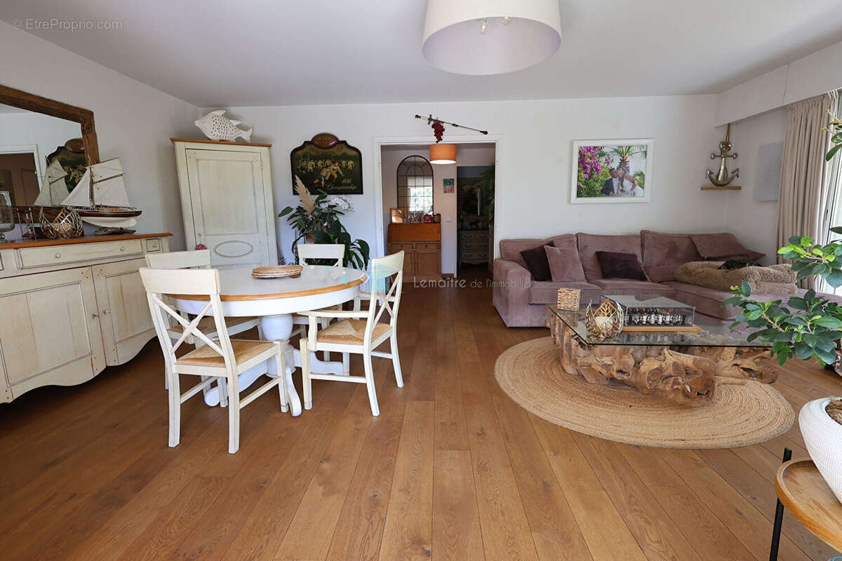 Appartement à MANDELIEU-LA-NAPOULE