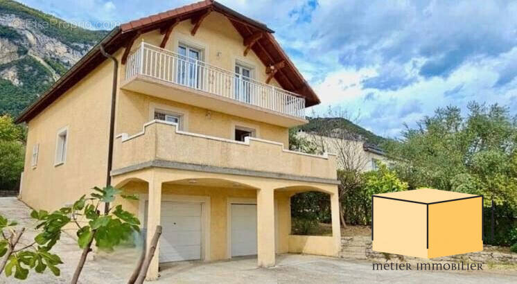Maison à CULOZ