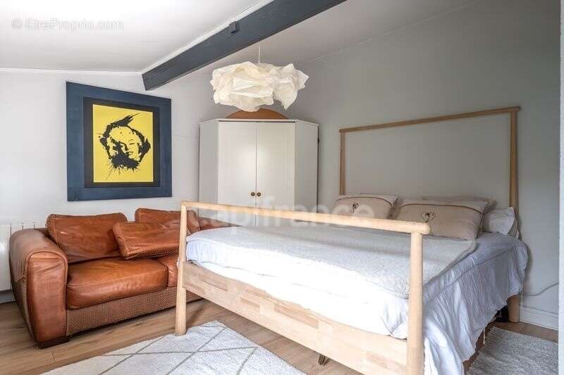 Maison à LES CLAYES-SOUS-BOIS