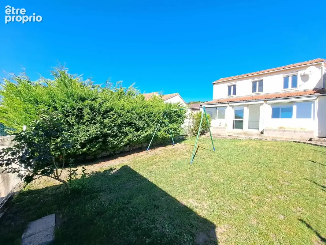 Maison type F7 avec jardin et dépendance. - photo 4