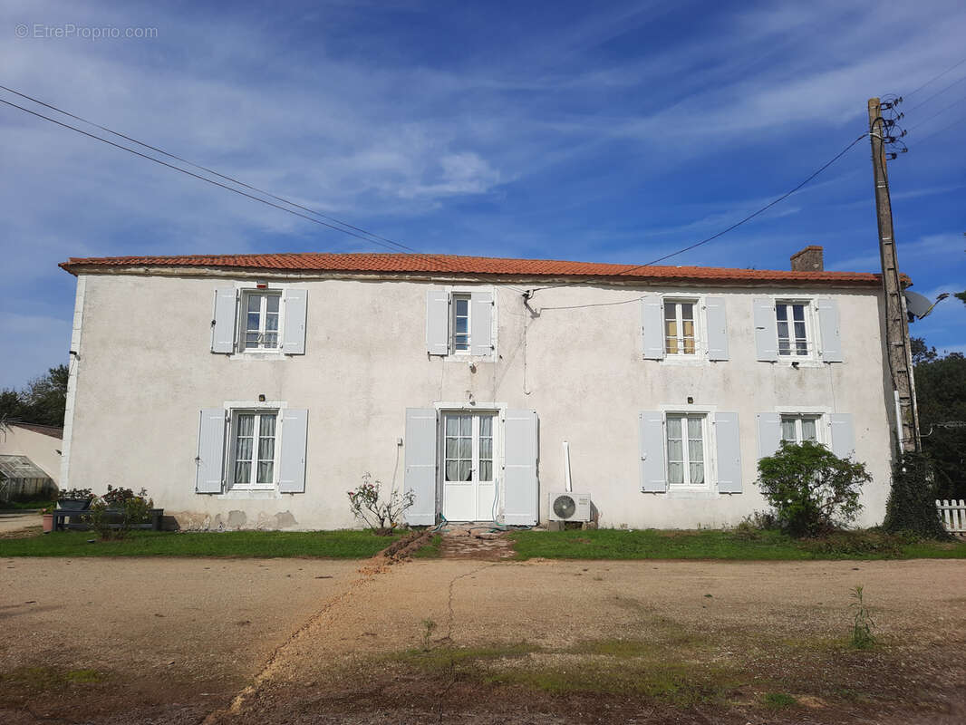 Maison à NUAILLE-D&#039;AUNIS