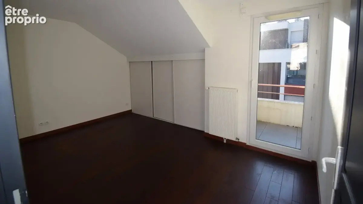 À VENDRE - QUARTIER JEANNE D'ARC - Appartement T5 111,90 m² au dernier étage - photo 19