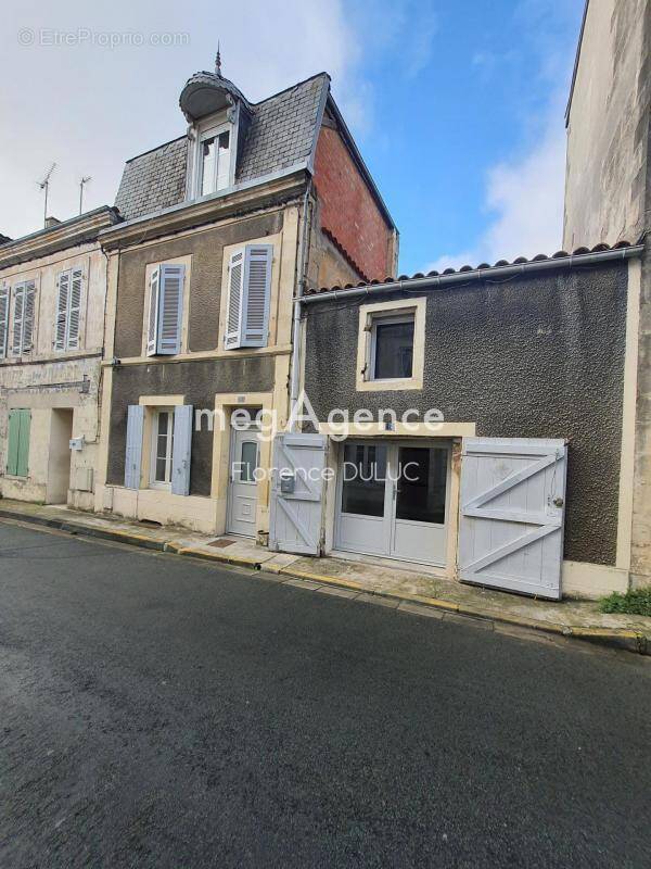 Maison à SAINT-JEAN-D&#039;ANGELY