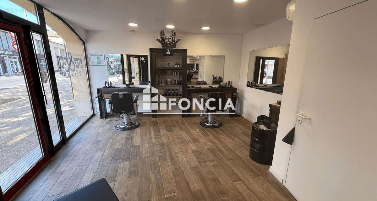 Local commercial loué à Martigues - 126 m² - Rendement de 5,3 % - photo 4