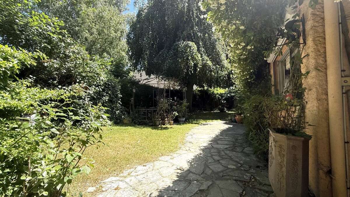 Maison à BOUFFEMONT