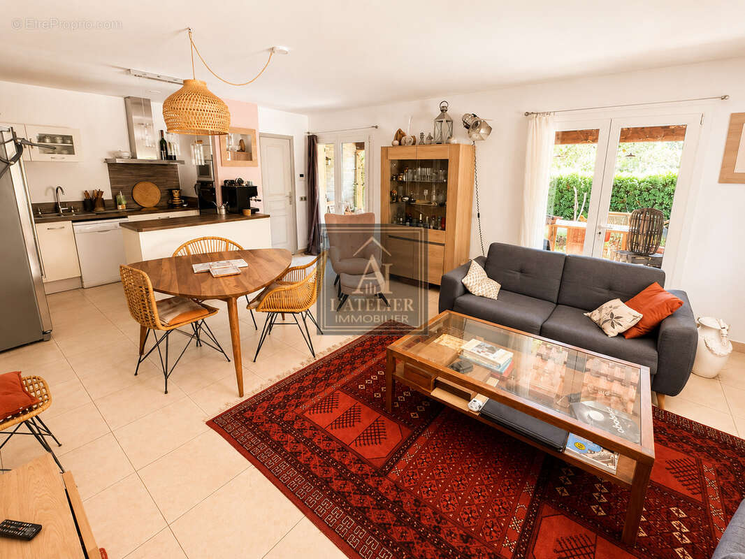 Maison de type 4 de plain-pied avec dépendance sur une parcelle de 470 m2 - photo 5