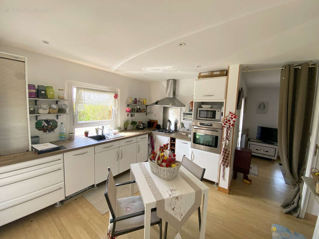 Maison à CRAPONNE-SUR-ARZON