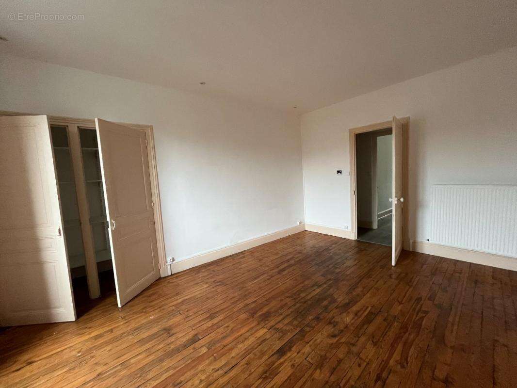 Maison à NOIRETABLE