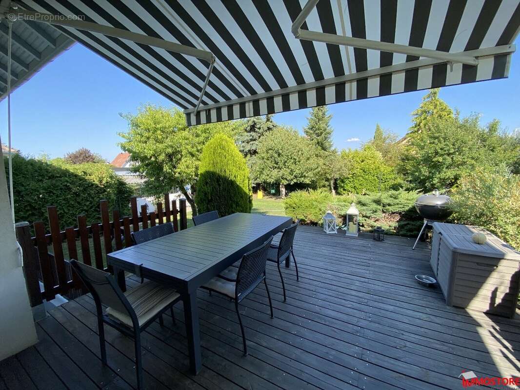 Maison individuelle de 154 m² avec piscine, grand jardin sans vis-à-vis et 2 garages  Kembs - photo 8