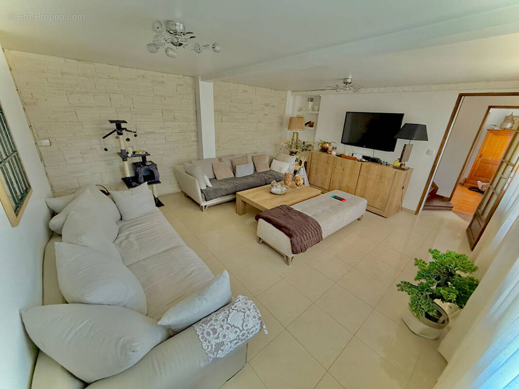 Maison à GOUSSAINVILLE