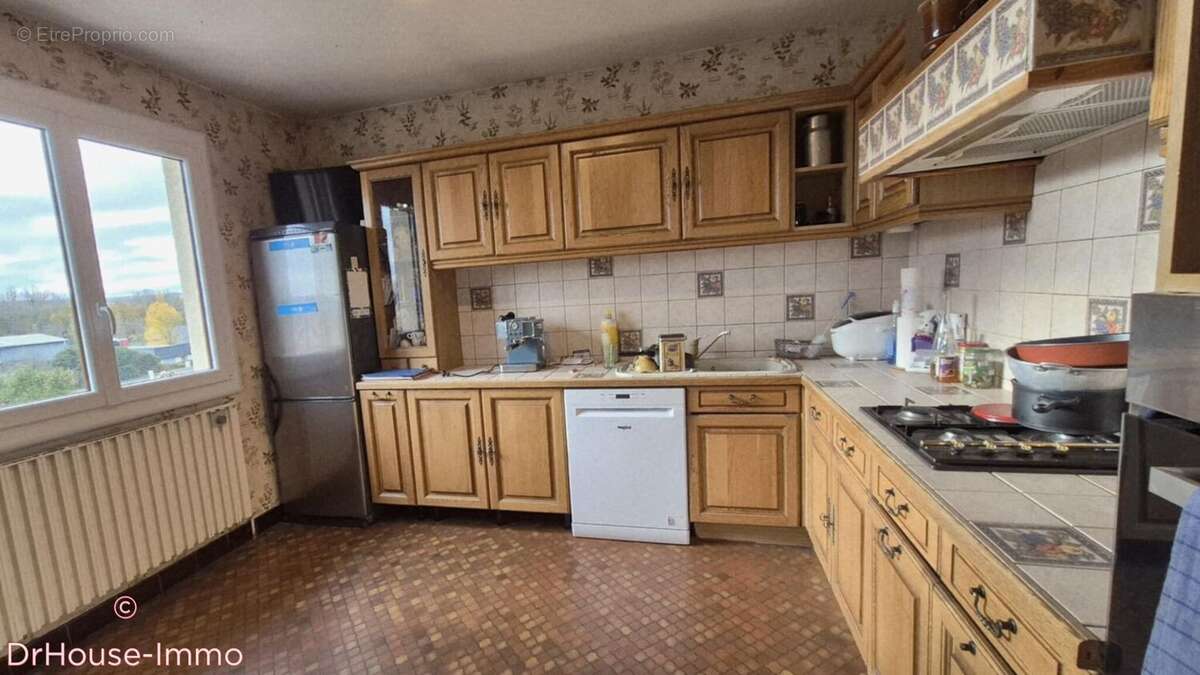 Maison à LE BREUIL-SUR-COUZE