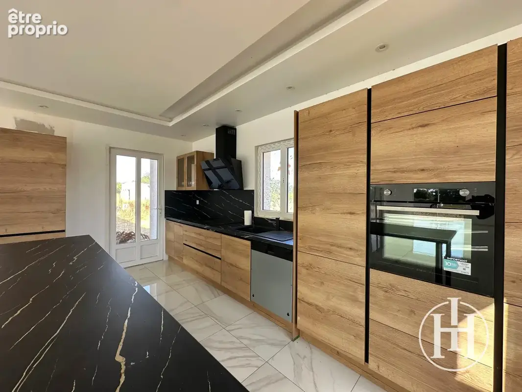 EXCLUSIVITÉ : Pavillon neuf de plain-pied   150 m2   4 chambres   4 000 m2 de terrain - photo 4