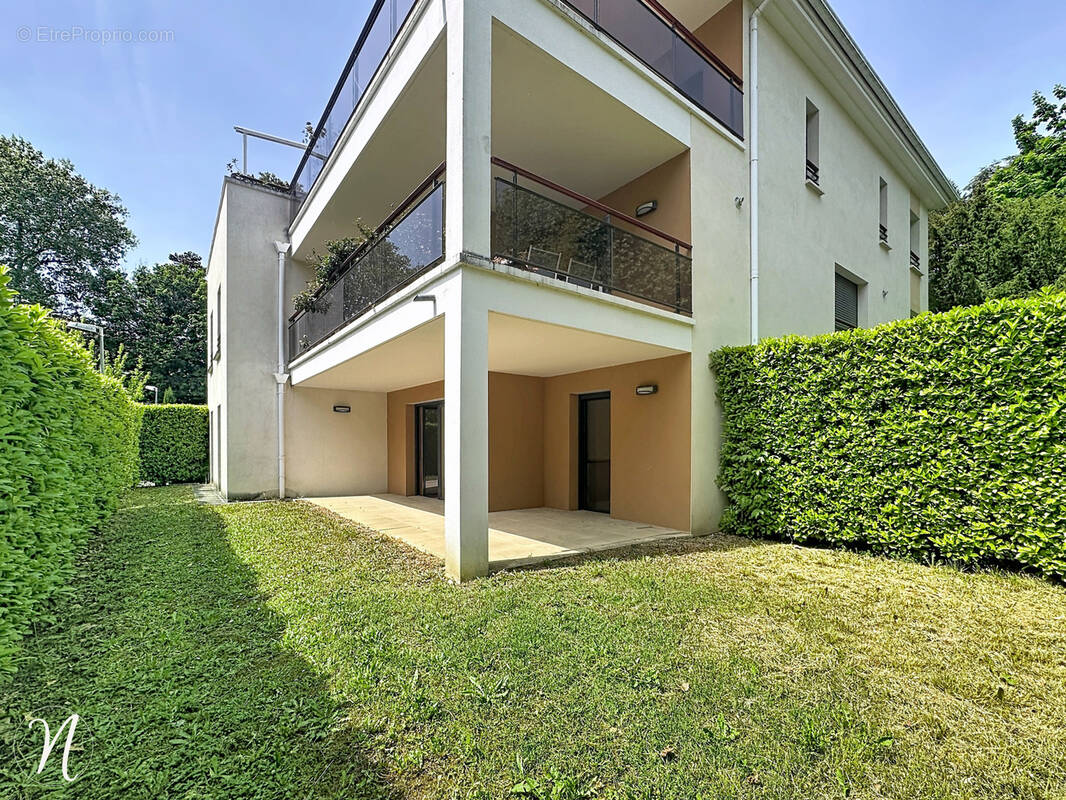Appartement à SAINT-GENIS-LAVAL