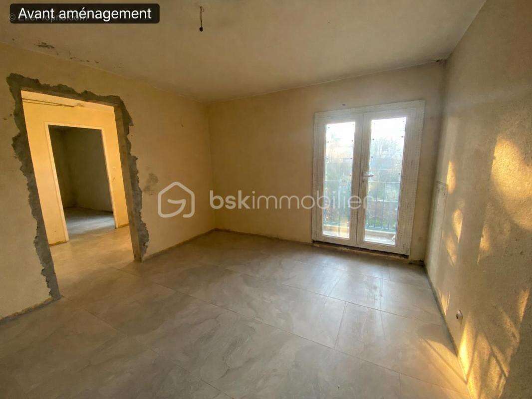 SAINT-CHRISTOL ((84) - Créez votre T2 sur mesure ! Plateau sous forme d'appartement de 62 m² env. situé au 2ème étage avec ascen - photo 7