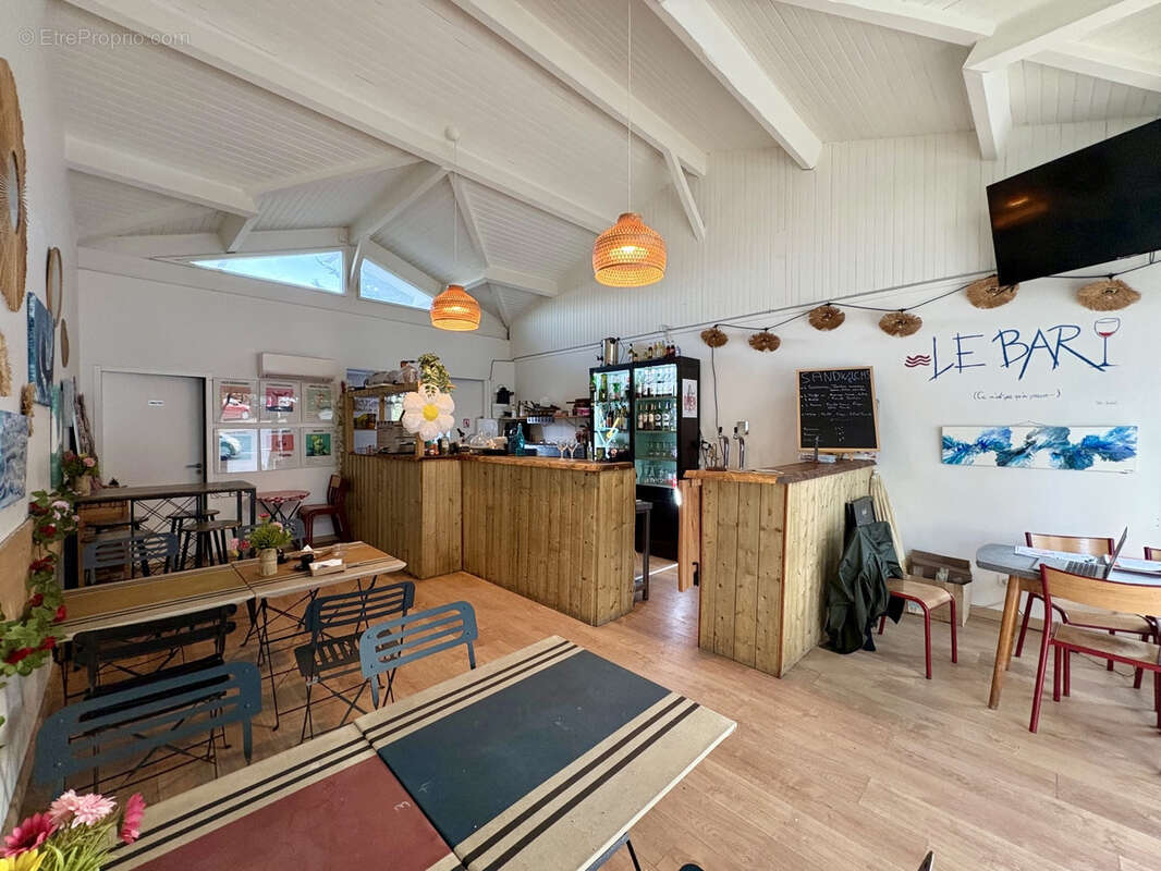 Commerce à LEGE-CAP-FERRET