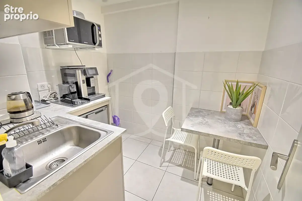 Local commercial 87 m² - Boulevard Albert 1er - Antibes centre - photo 6