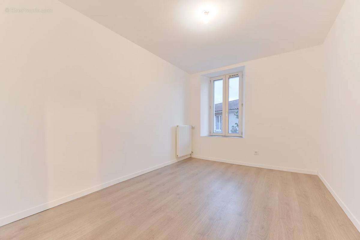 Maison à AIGREFEUILLE-SUR-MAINE