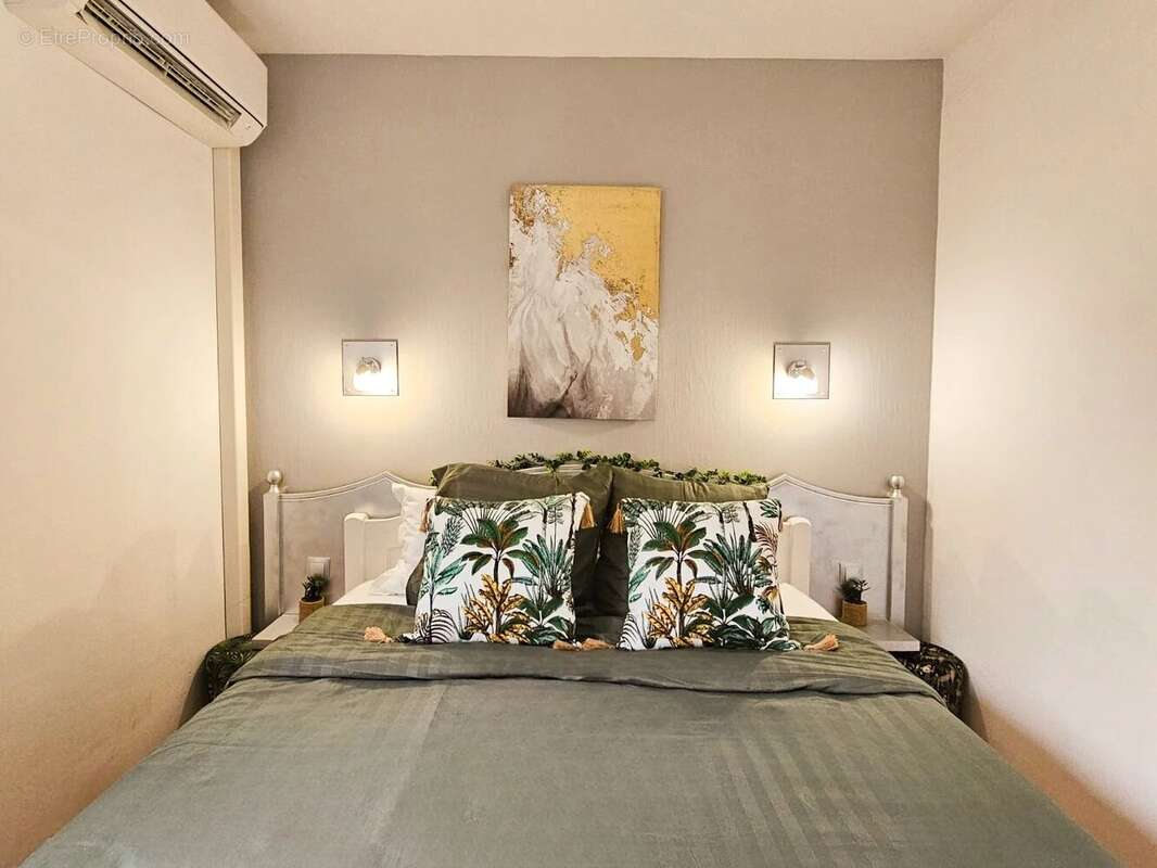 Appartement à ROQUEBRUNE-SUR-ARGENS